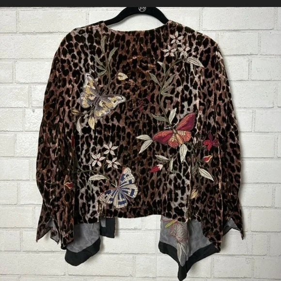 Leopard Print Kimono with Floral Embroidery - Picture 3 of 4